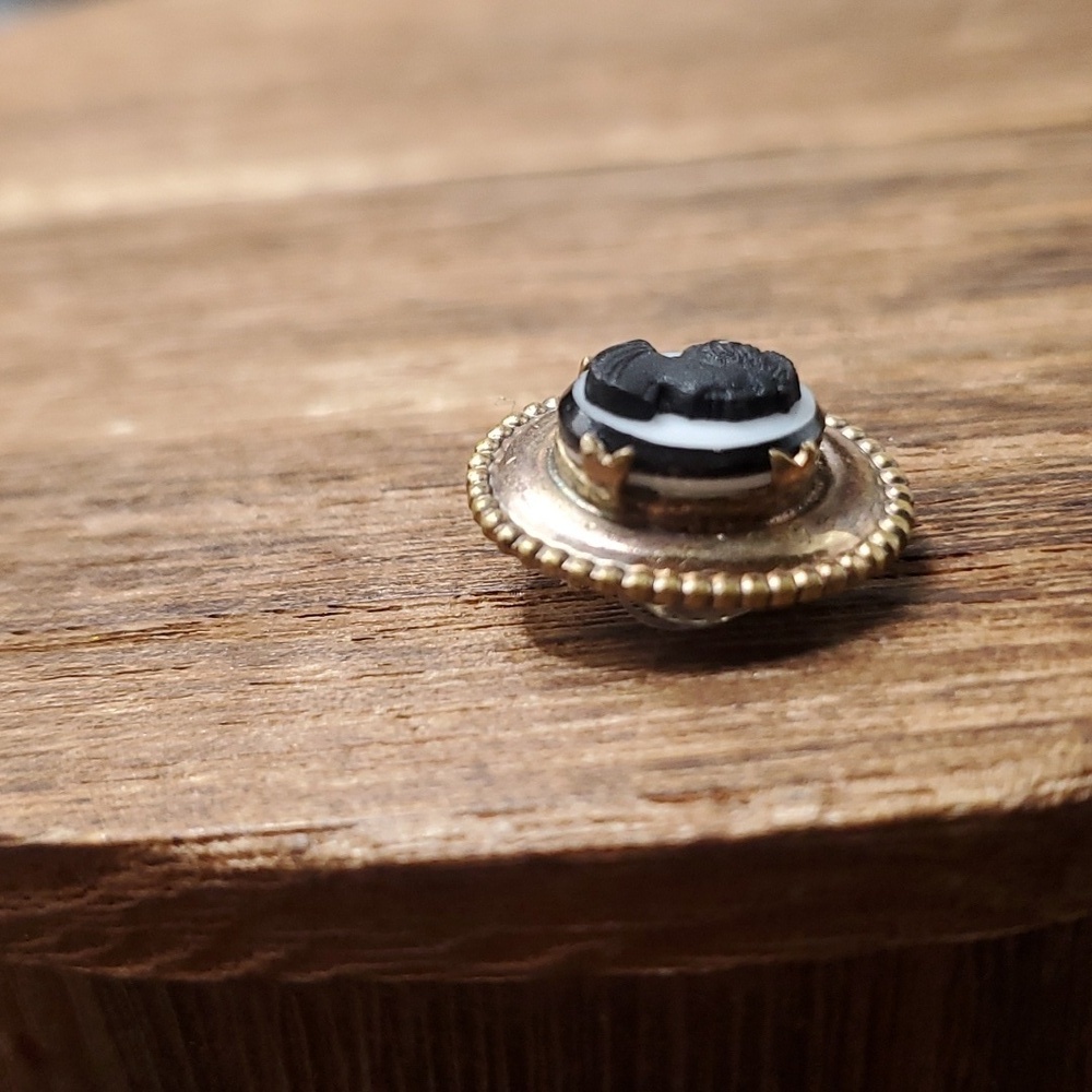 Cameo cabochon for crafters - Picture 2 of 2
